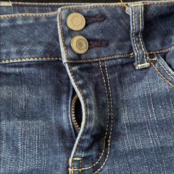 American Eagle Cutoff Jean Shorts - Picture 2 of 3